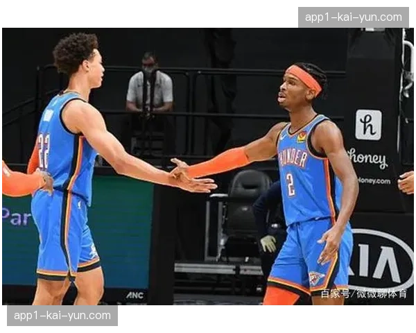 老鹰无杨八连胜奇迹，斯奈德体系打造群像流团队篮球